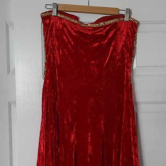 Strapless velvet gown - Picture 5 of 6
